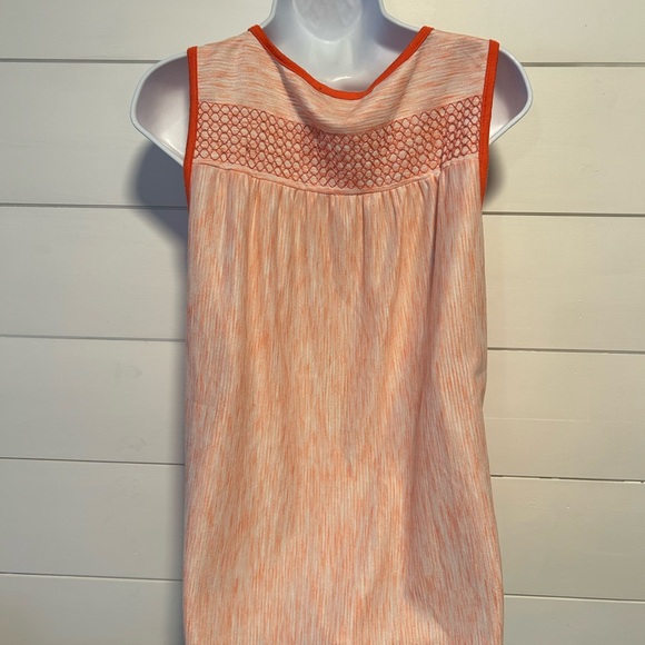 Colorful tank top great condition - Picture 2 of 3